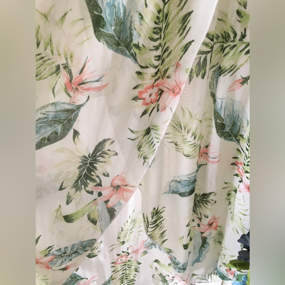 Ivy Rose Beautiful flowy sheer long dress ๐ผ๐ธ๐๐ชท๐ฟ - Picture 5 of 8